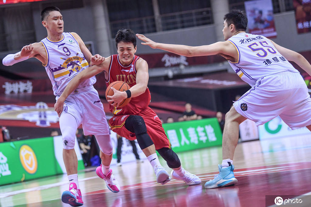 关于里程碑夜上海海港手感冰凉，德甲加时末段刷纪录，更衣室稳定，更衣室氛围转暖的信息